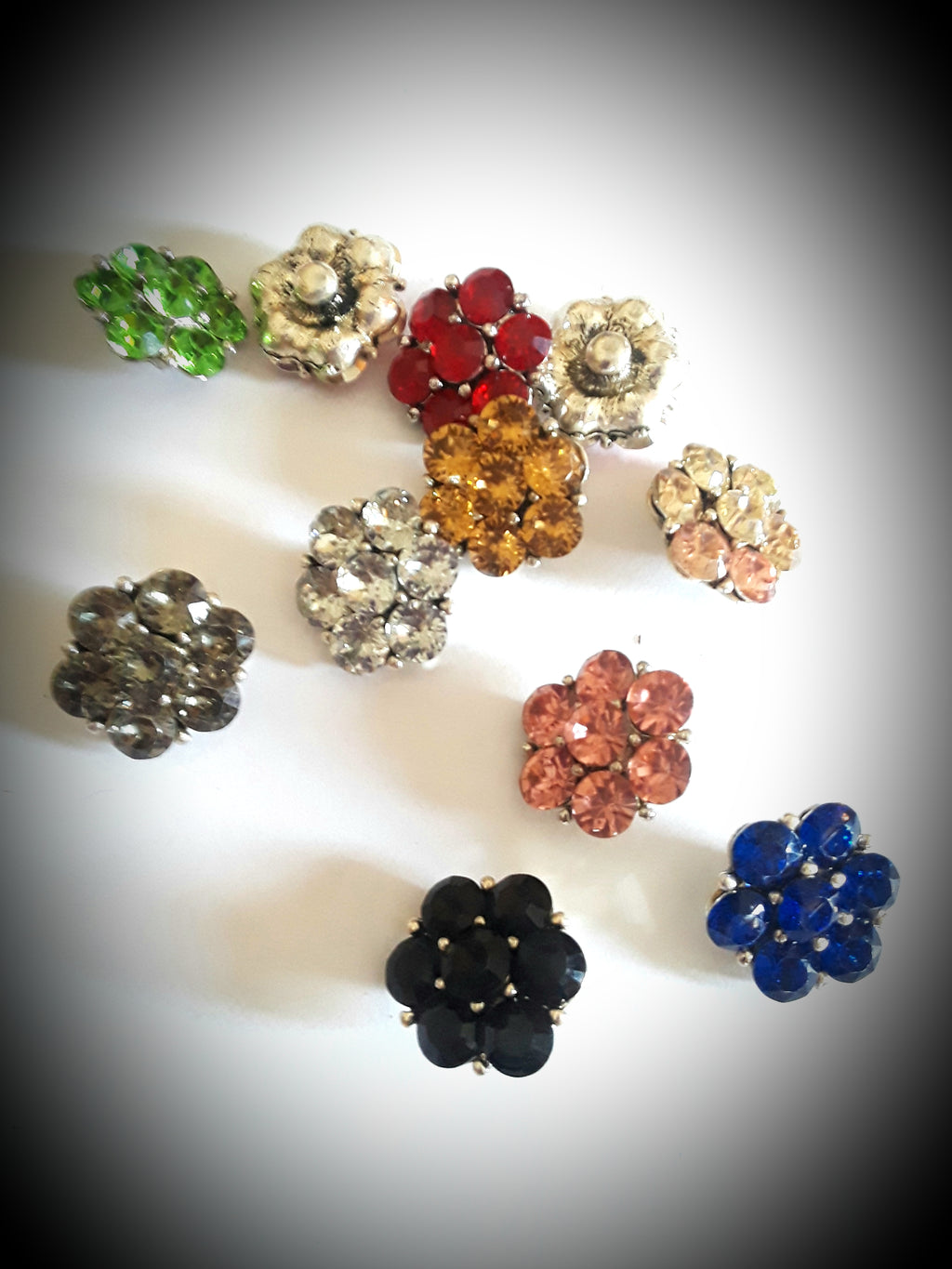 HOT NEW FASHION SNAP AND SWITCH 18mm  Snaps multiple colors Rhinestone clusters