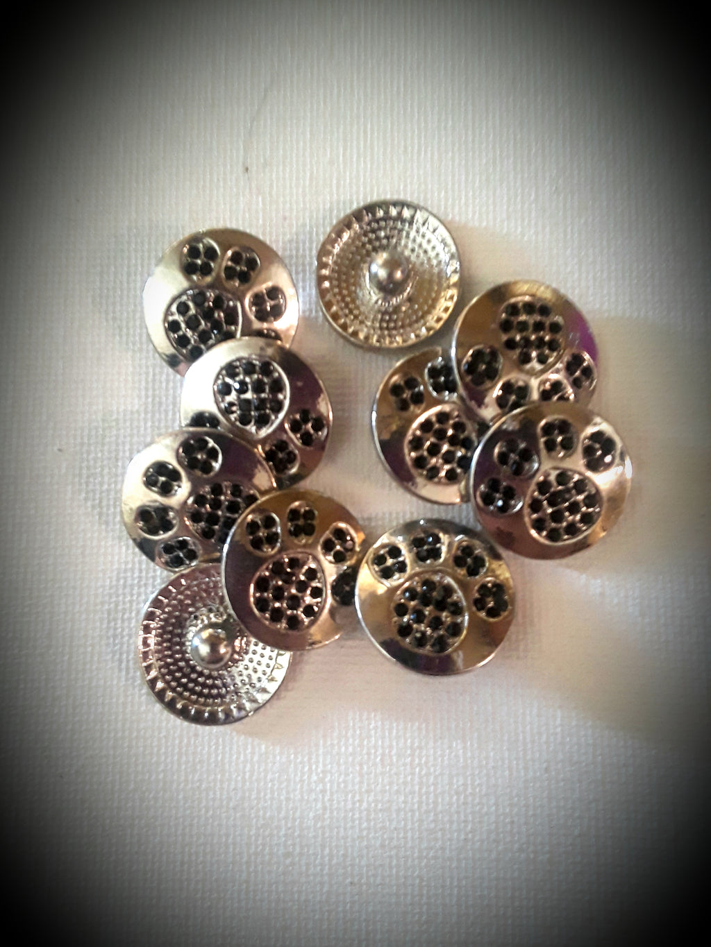 Rhinestine Paw print 18mm