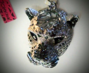 BETSEY
JOHNSON BEAUTIFUL CRYSTAL WITH SILVER OR GOLD 3D PANTHER/CAT PENDANT