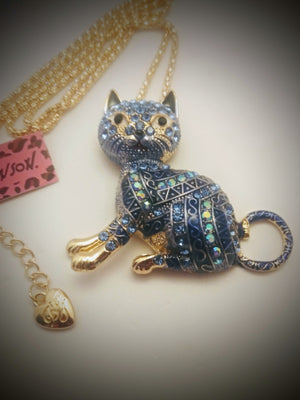 BETSEY
JOHNSON BEAUTIFUL BLUE, SILVER, AND RAINBOW CAT PENDANT/BROACH