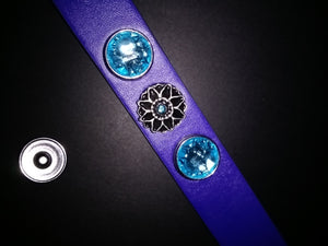 Leather bracelet with 3 18mm removable snaps