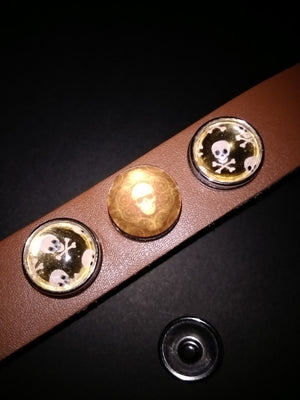 Leather bracelet with 18mm removable snaps