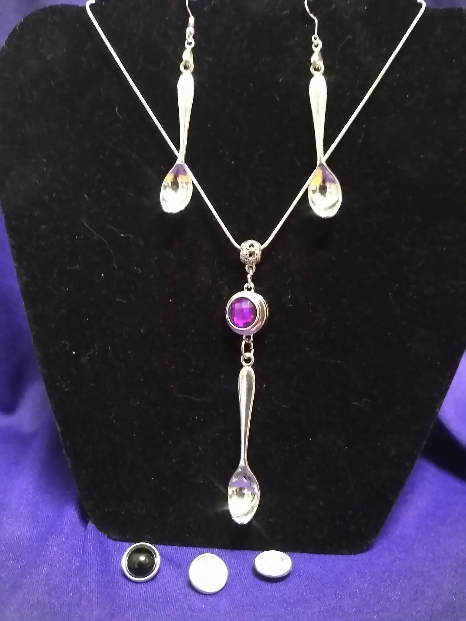 Spoonies Awareness pendant with 3 12mm changeable snaps