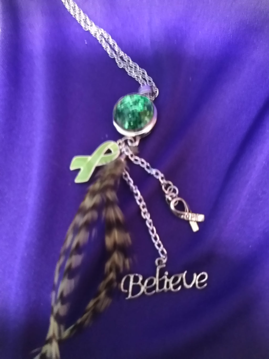 Lyme disease awareness pendant with changeable snap and feathers